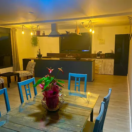 House Chalet *